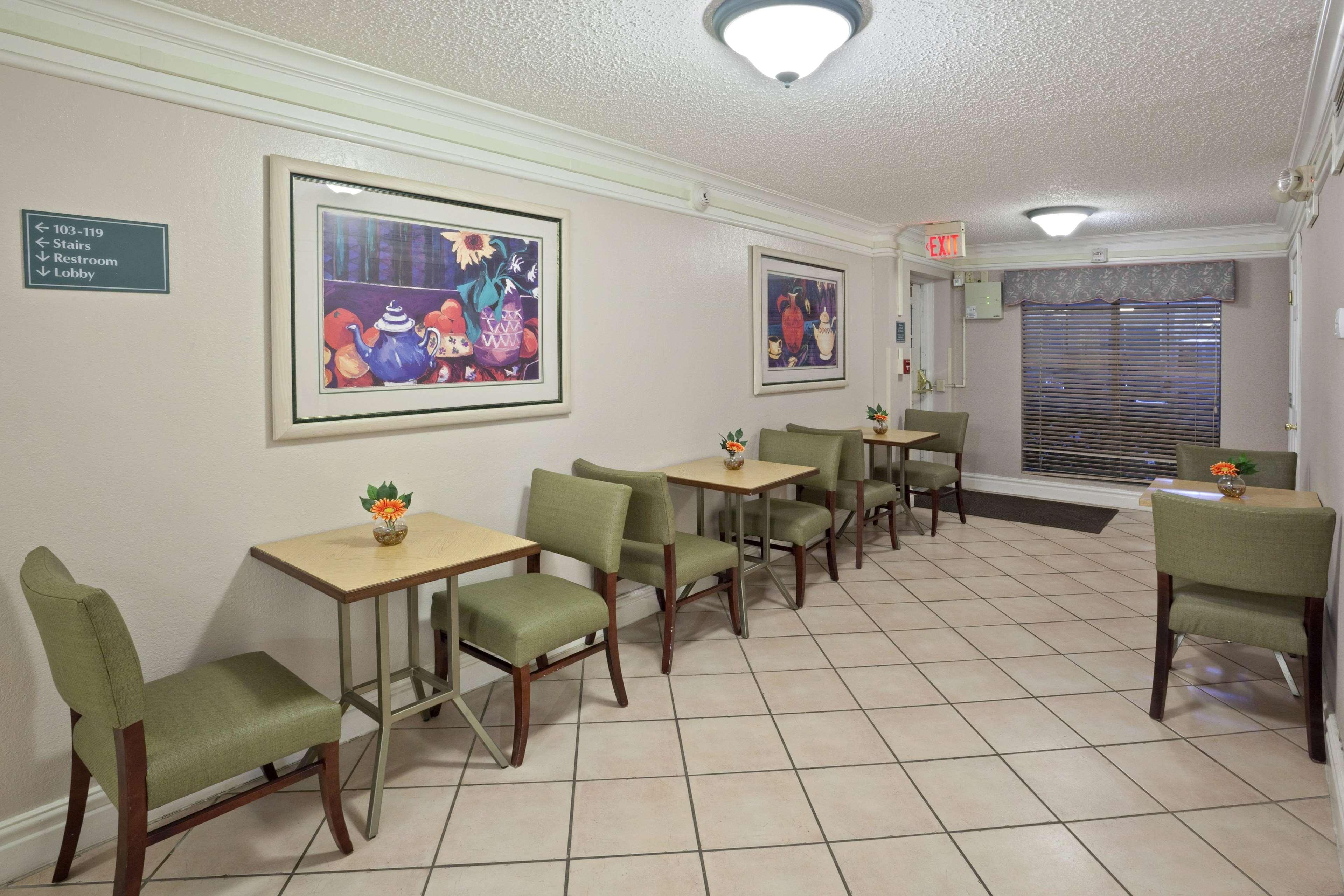 La Quinta Inn By Wyndham Omaha West Esterno foto