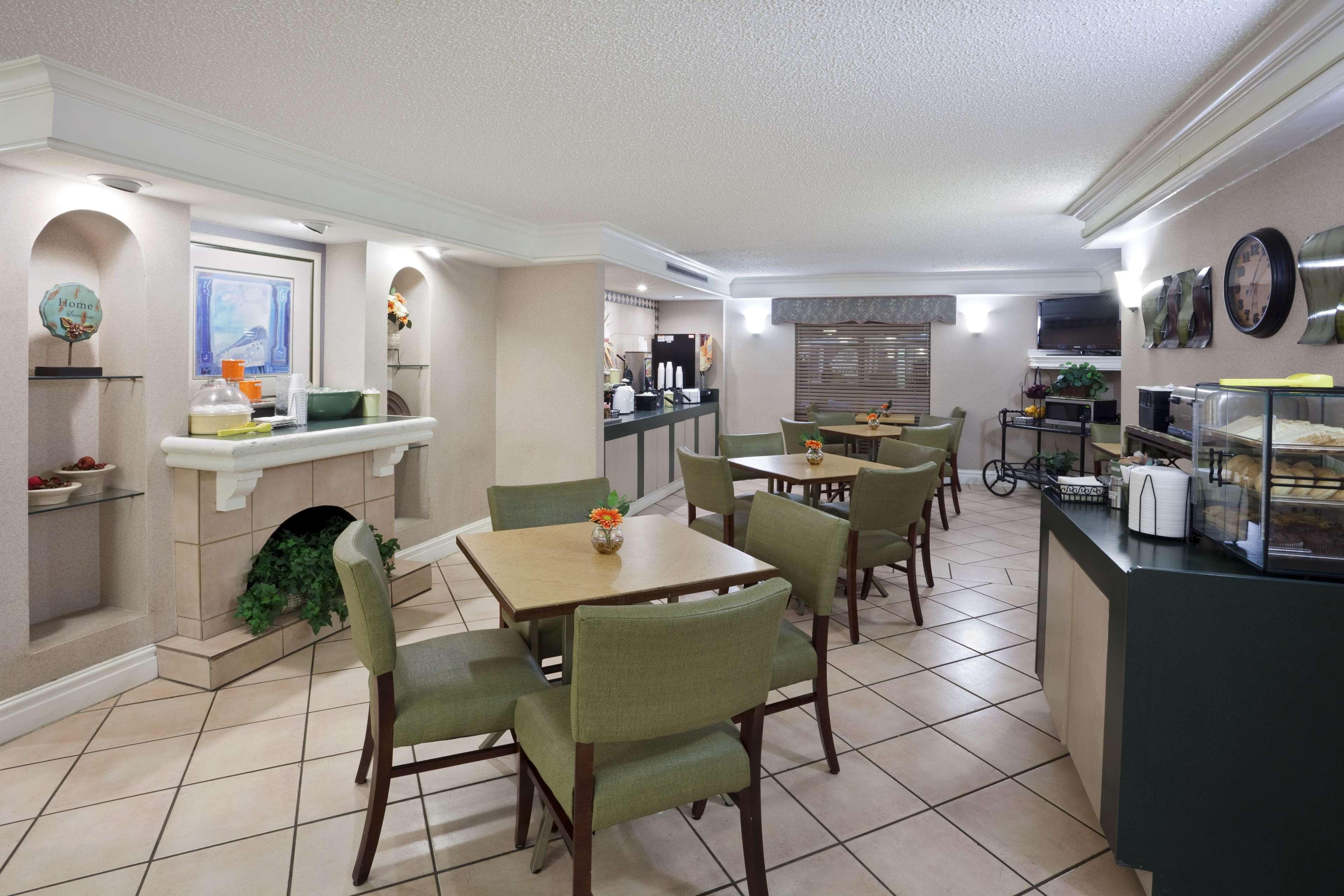 La Quinta Inn By Wyndham Omaha West Esterno foto