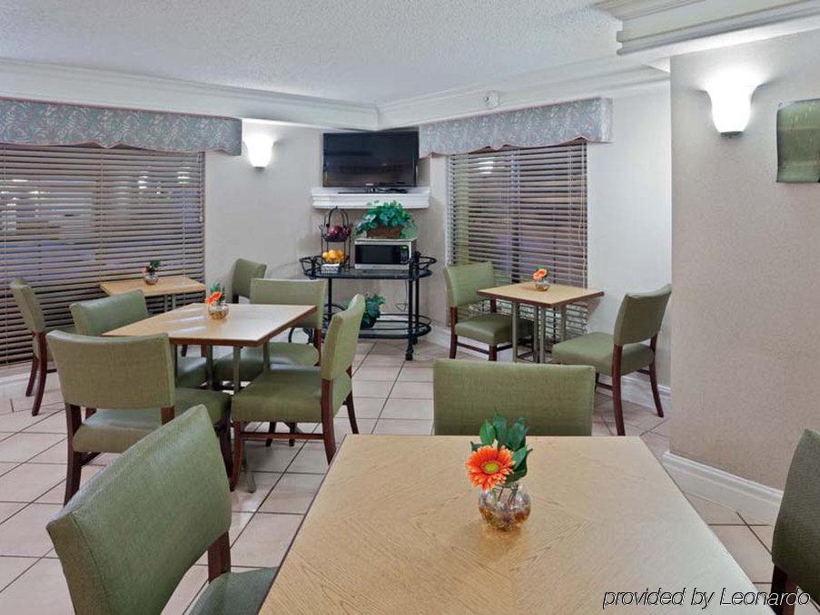 La Quinta Inn By Wyndham Omaha West Esterno foto
