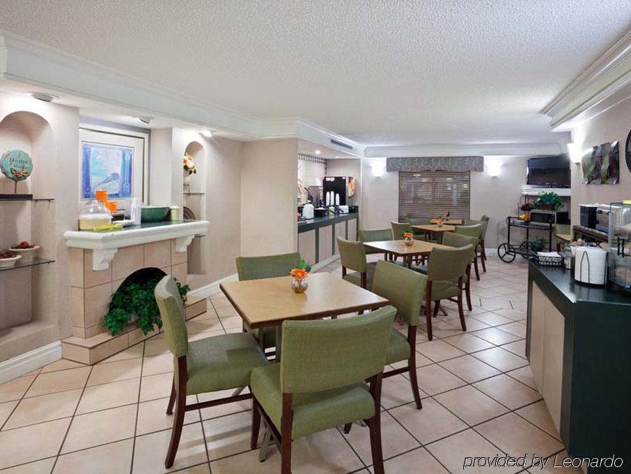 La Quinta Inn By Wyndham Omaha West Esterno foto